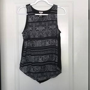 Sleeveless Black Patterned Blouse